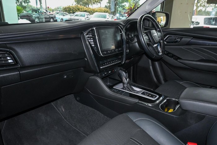 2024 Isuzu MU-X LS-T