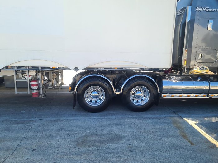 2017 Kenworth T909