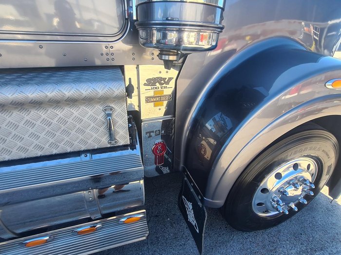 2017 Kenworth T909