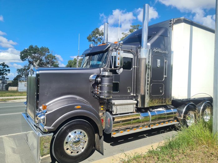 2017 Kenworth T909