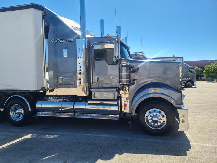 2017 Kenworth T909