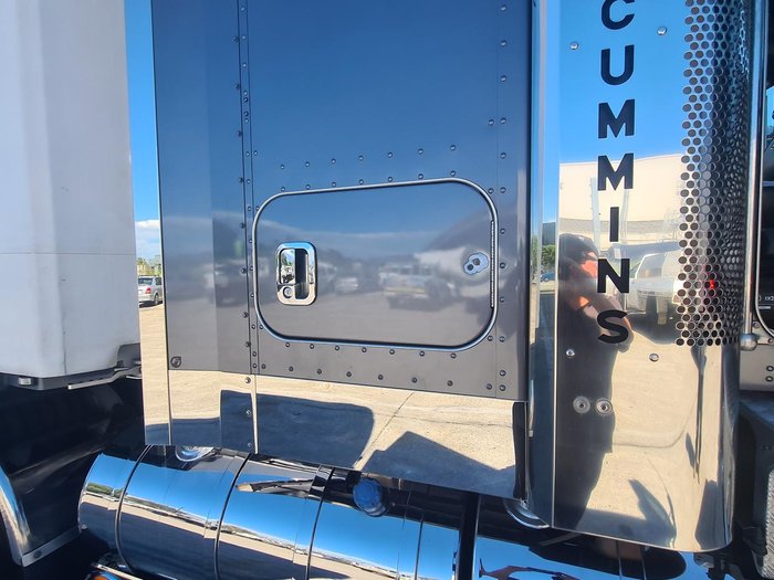 2017 Kenworth T909