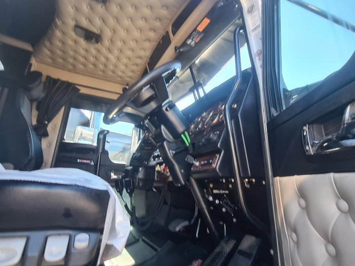 2017 Kenworth T909