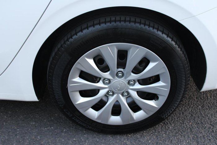 2021 Kia Cerato S BD MY22 Clear White