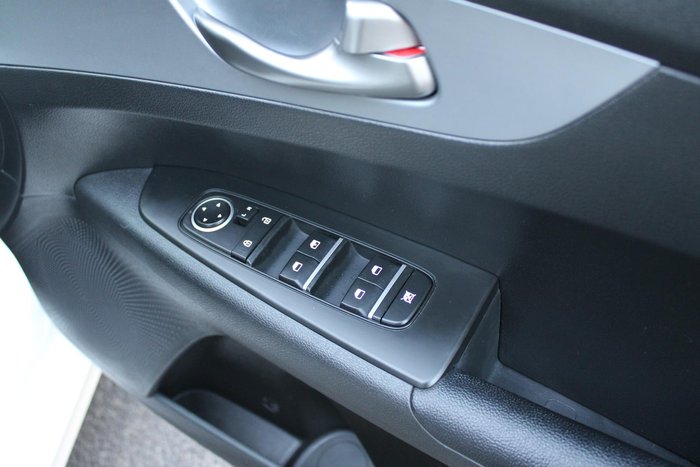 2021 Kia Cerato S BD MY22 Clear White