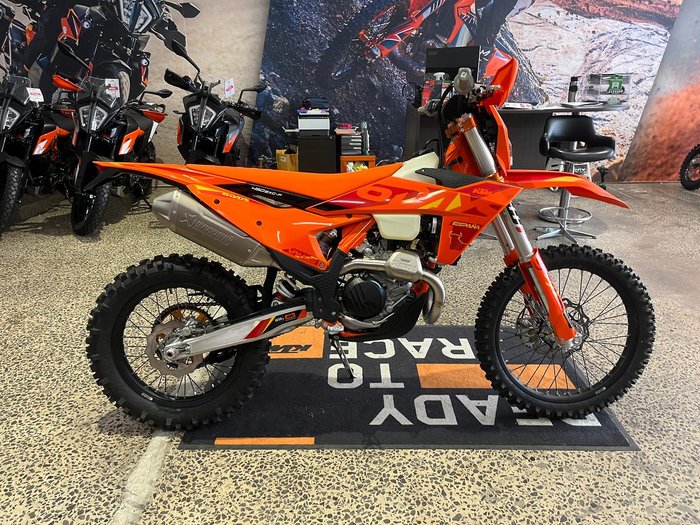 2025 KTM 450 EXC-F Six Days EXC-F Orange