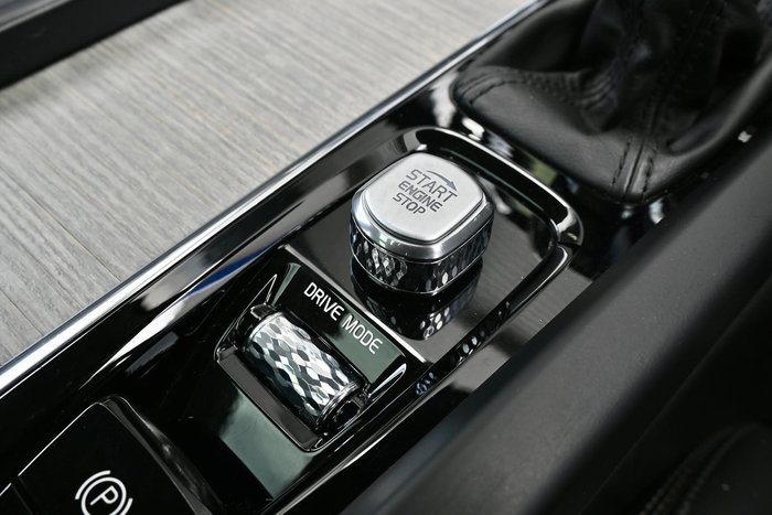 2018 Volvo XC60 D4 Inscription MY19 AWD Crystal White