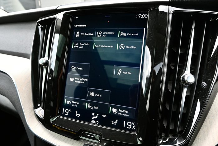 2018 Volvo XC60 D4 Inscription MY19 AWD Crystal White