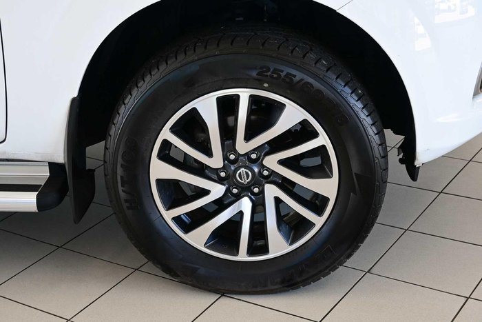 2019 Nissan Navara RX