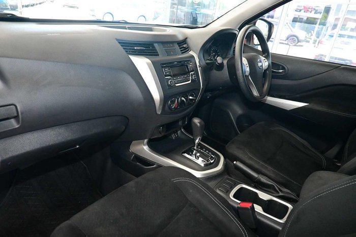 2019 Nissan Navara RX