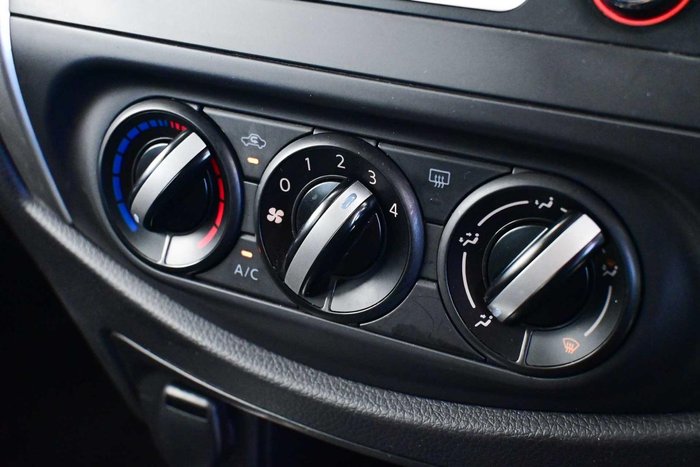 2019 Nissan Navara RX