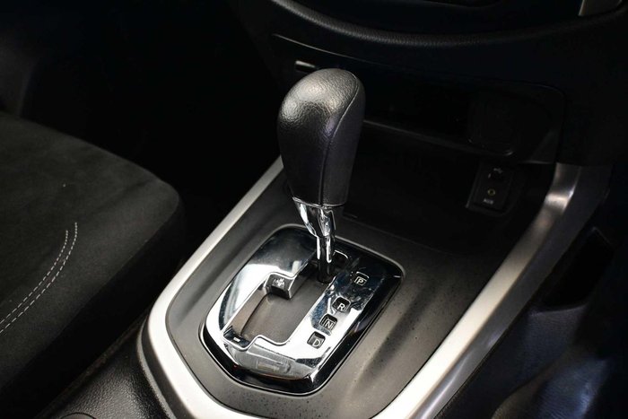 2019 Nissan Navara RX