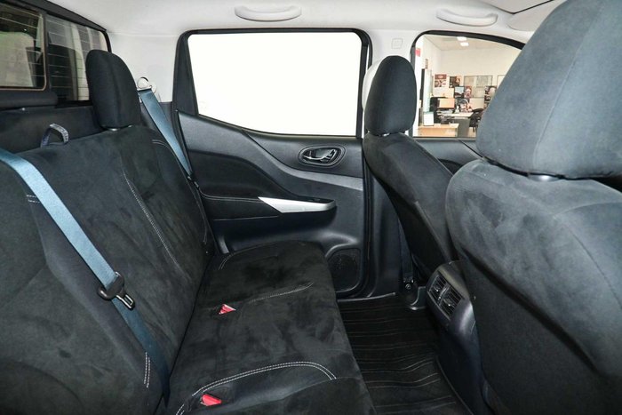 2019 Nissan Navara RX