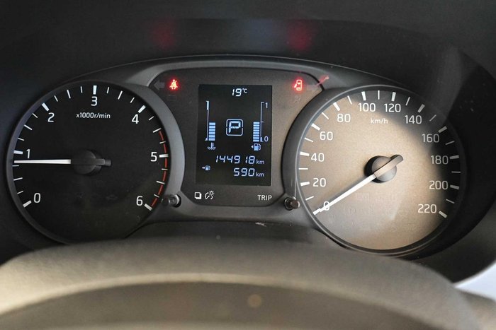 2019 Nissan Navara RX