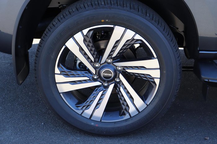 2025 Isuzu MU-X LS-T