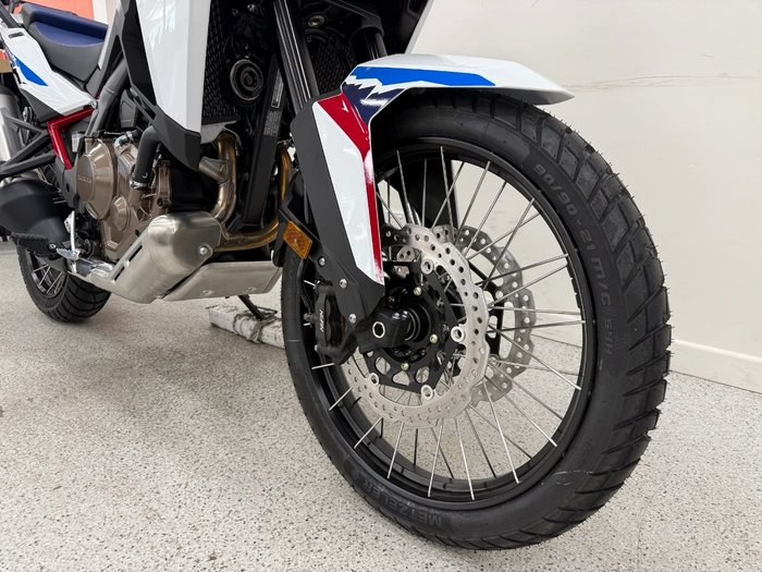 2024 Honda 2024 Honda 1100CC CRF1100A3 AFRICA TWIN ES Road