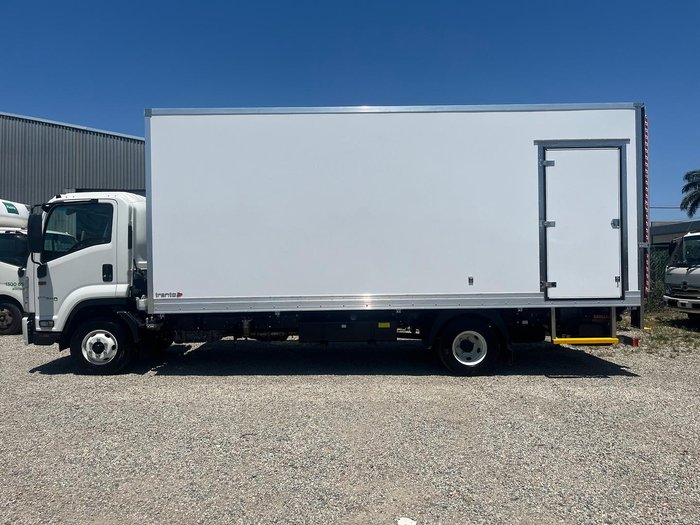 2025 Isuzu F Series FRR110-240 White