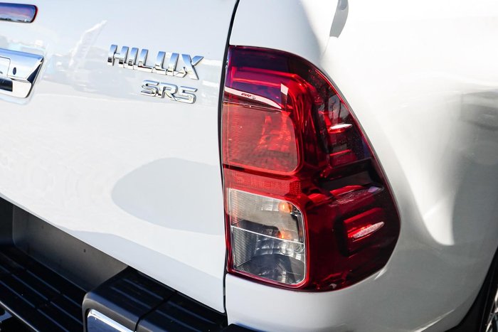 2019 Toyota Hilux SR5