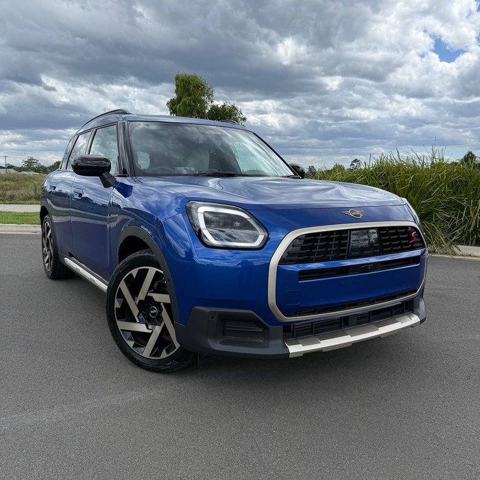 2024 MINI Countryman S Favoured