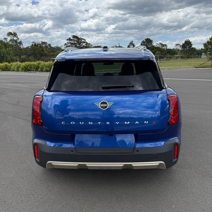 2024 MINI Countryman S Favoured