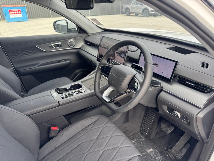 2025 Chery Tiggo 8 Super Hybrid Ultimate