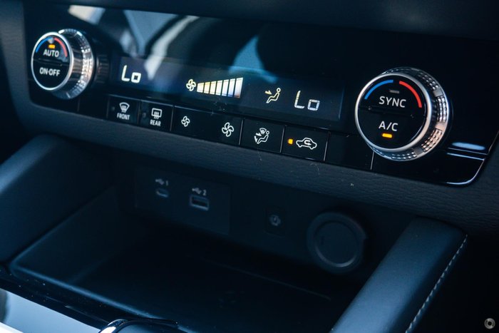 2025 Mitsubishi Outlander LS