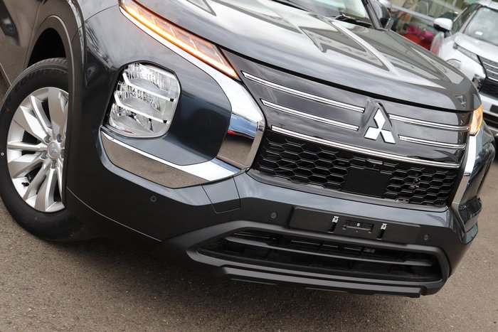 2025 Mitsubishi Outlander ES