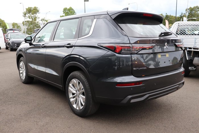 2025 Mitsubishi Outlander ES