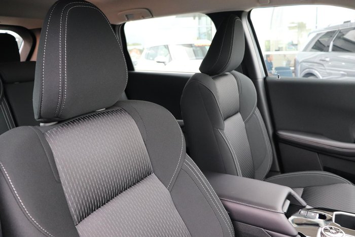 2025 Mitsubishi Outlander ES