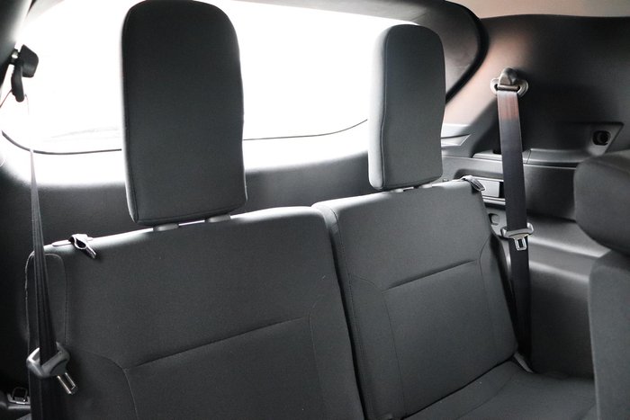 2025 Mitsubishi Outlander ES