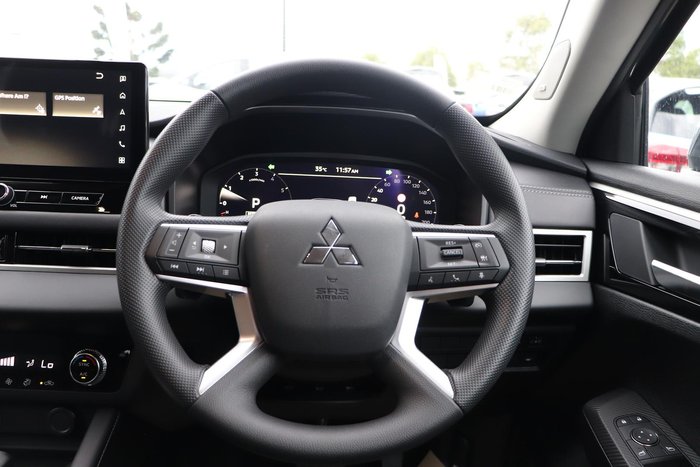 2025 Mitsubishi Outlander ES