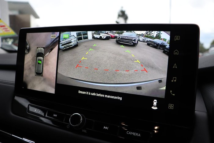 2025 Mitsubishi Outlander ES