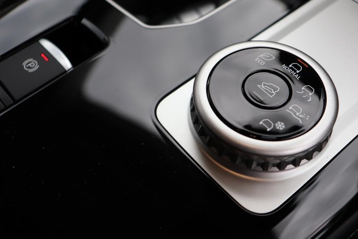 2025 Mitsubishi Outlander ES