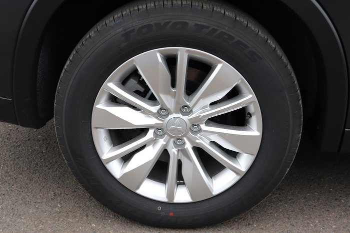 2025 Mitsubishi Outlander ES