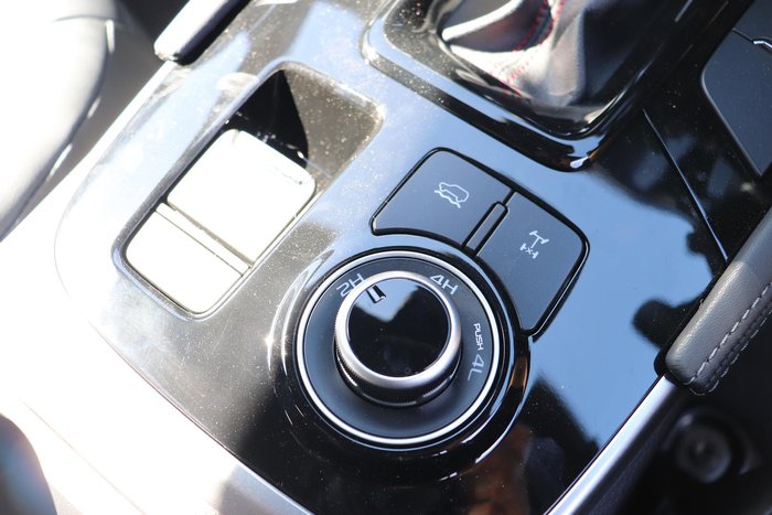 2025 Isuzu MU-X X-TERRAIN