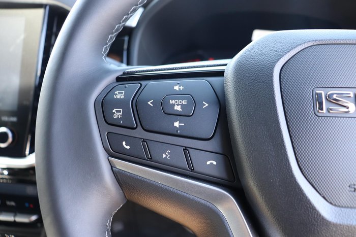 2025 Isuzu MU-X X-TERRAIN