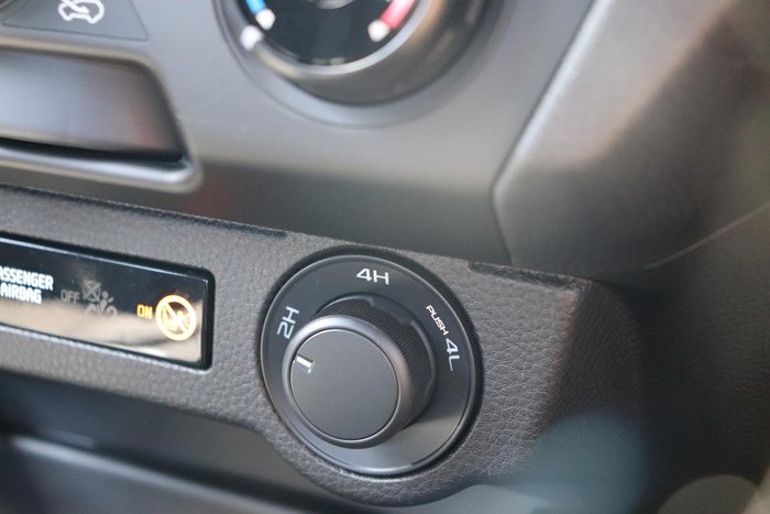 2025 Isuzu D-MAX X-RIDER