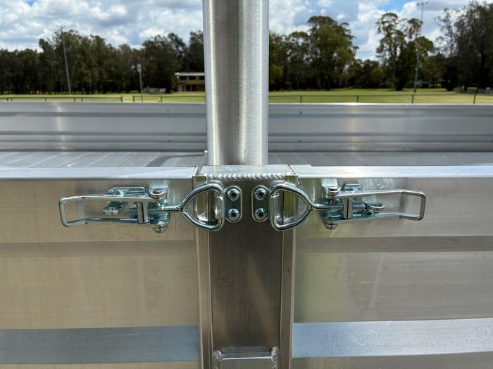 2025 Fuso Canter 515 Alloy Tray White