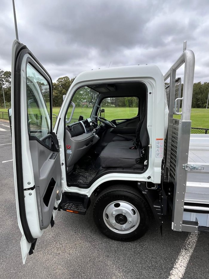 2025 Fuso Canter 515 White