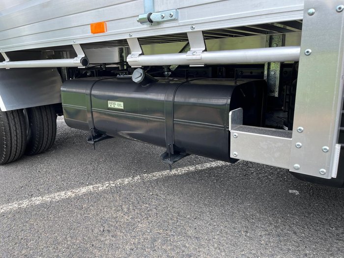 2025 Fuso Canter 515 White