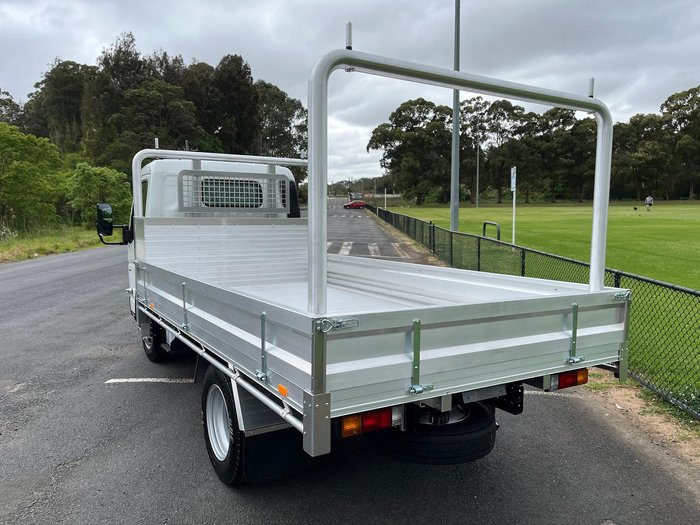 2025 Fuso Canter 515 White