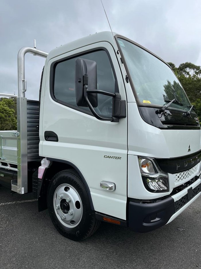 2025 Fuso Canter 515 White