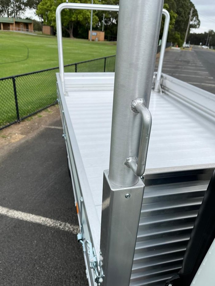 2025 Fuso Canter 515 White