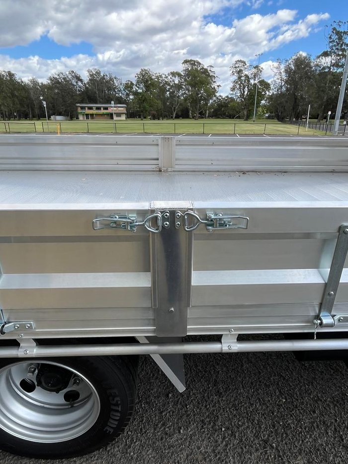 2024 Fuso Canter 515 White