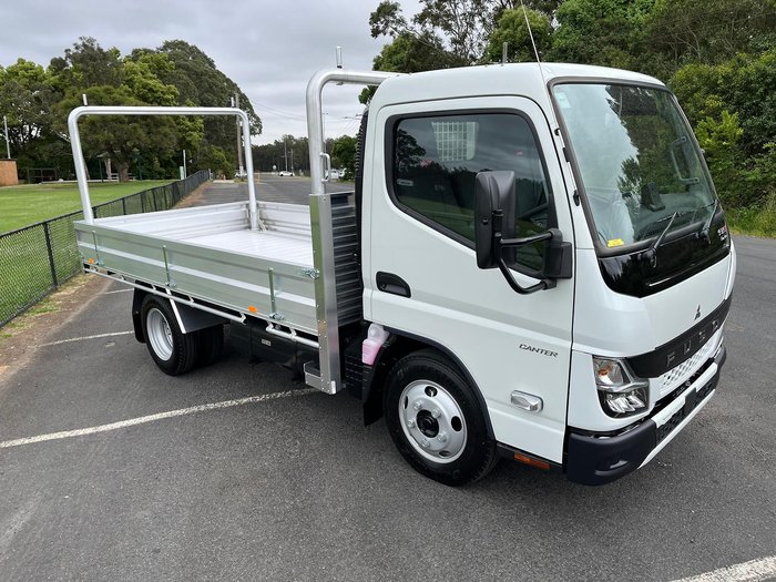 2025 Fuso Canter 515 White