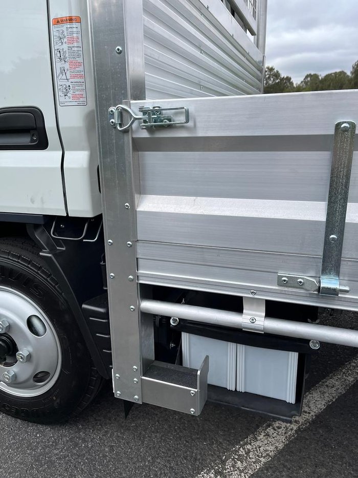 2025 Fuso Canter 515 White