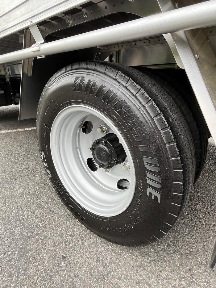 2025 Fuso Canter 515 White