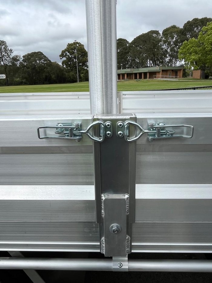 2025 Fuso Canter 515 White