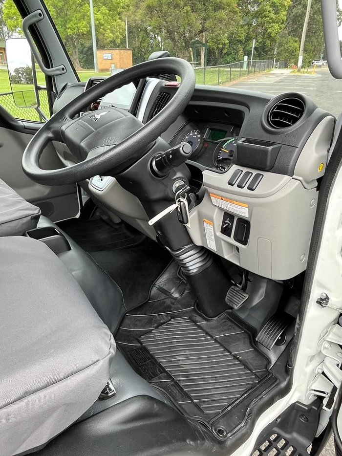 2025 Fuso Canter 515 White