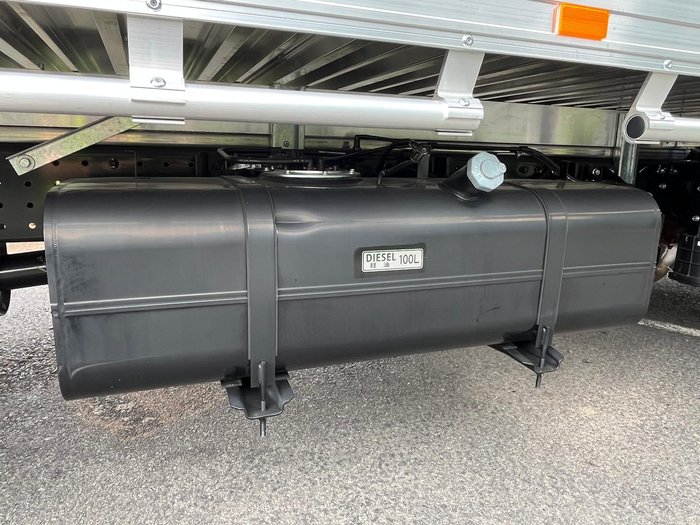 2025 Fuso Canter 515 White